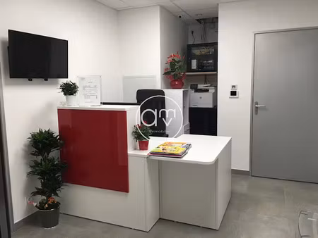 vente locaux professionnels 80.2 m² à le pradet (83220)  325 000 €