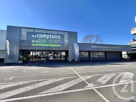 vente locaux professionnels à lons (64140)  1 600 000 €