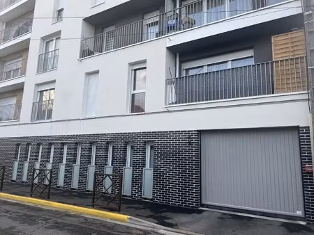 place de parking pmr en s/sol