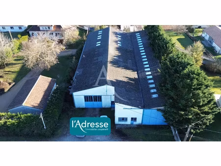 vente locaux professionnels 810 m² à vouille (86190)  189 900 €