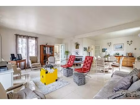 maison rénovée 7 pièces avec grand jardin