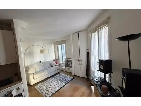location appartement  25.12 m² t-1 à paris 10  1 072 €