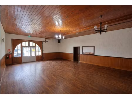 vente immeuble 17 pièces 370 m² à javerlhac-et-la-chapelle-saint-robert (24300)  243 000 €