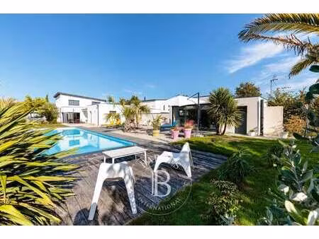 vente maison piscine à nantes (44000) : à vendre piscine / 238m² nantes