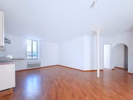 appartement t3 avec terrasse centre ville d'alénya