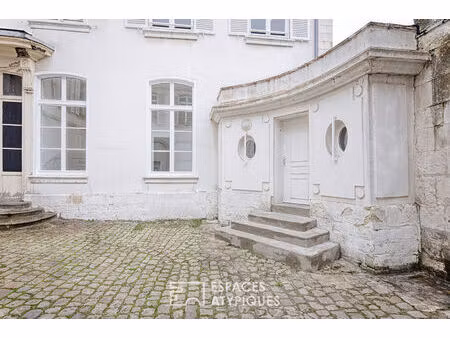 appartement de caractère dans un ancien hôtel particulier du xviii siècle quartier cathédr