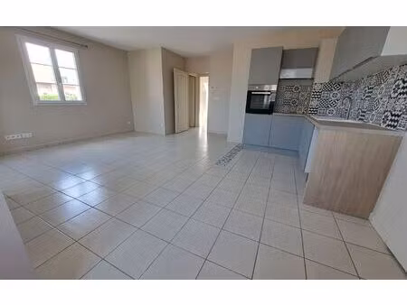 location appartement  m² t-3 à lafraye  650 €
