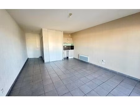 location appartement  m² t-1 à narbonne  447 €
