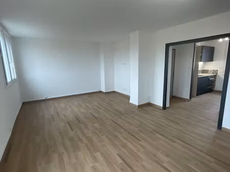 appartement 70 m2 totalement rénové résidence montmajour