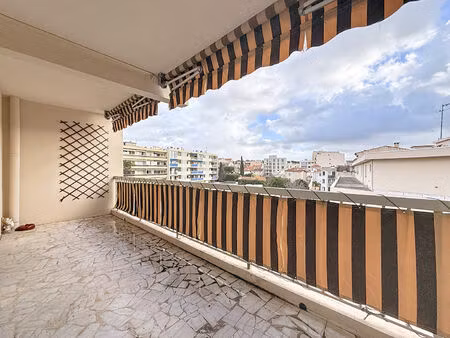 la mitre : t4 avec ascenseur  terrasse  parking et charges incluses