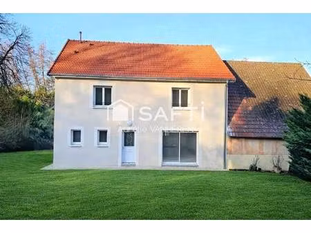 maison neuve avec sa grange et dépendances