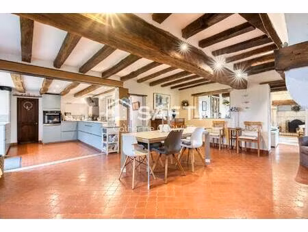 maison ancienne  vie de plain pied avec parc arboré et piscine chauffée