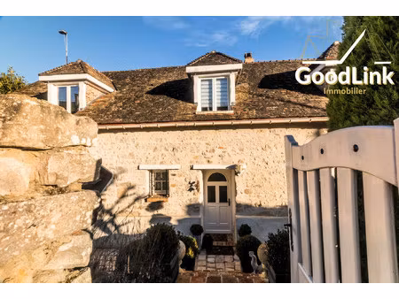 belle longère en pierres et poutres