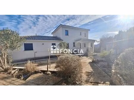 à vendre  villa de huit pièces avec vue imprenable sur lodève