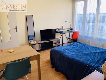 blois centre chateau - gare : f1bis avec balcon  cave et par