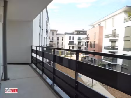 location appartement 2 pièces 51.4 m² à pontoise (95000)  910 €