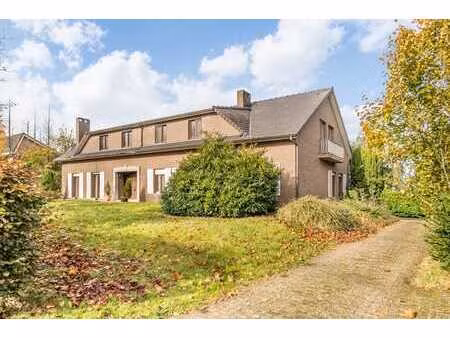 karaktervolle villa op perceel van 18a