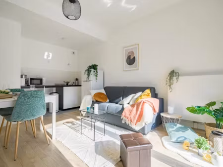 location meublée appartement 1 pièce 28.67 m² à ville-d'avray (92410)  972 €