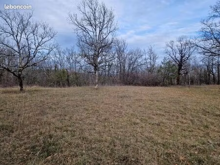 terrain 1 400 m² chasteaux