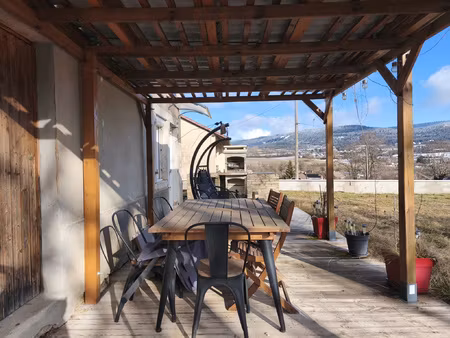 maison de 80m2 environ avec vue dégagée et garage