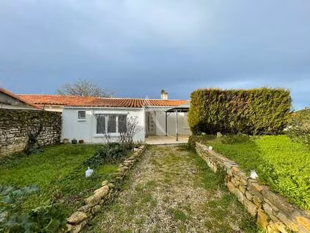 vente maison à saint-michel-en-l'herm (85580) : à vendre / 75m² saint-michel-en-l'herm