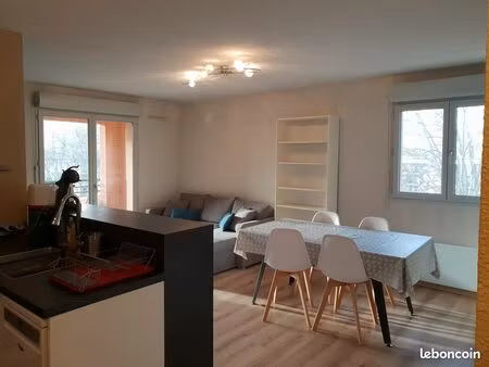 location meublée appartement t3 60m²  terrasse  parking  piscine