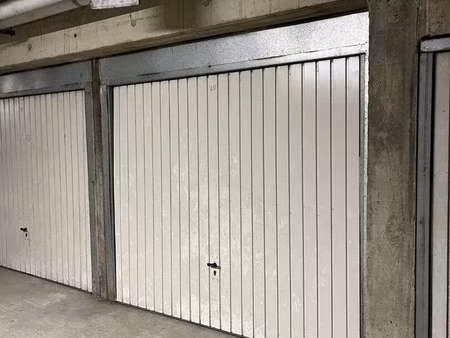 vente garage et parking à vannes (56000) : à vendre / 12m² vannes