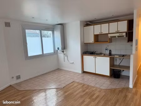 appartement à louer nanterre 41m2 près du centre ville et de la place de la boulle