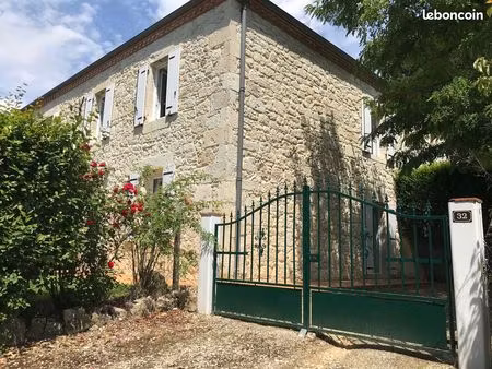 appartement t4 dans belle maison en pierre