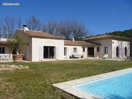 loue chambre 18m² dans villa familiale  à 20 min aix-en-provence - peynier (13)