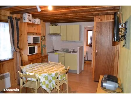 location à l'année appartement t2 bis pyrénées 2000