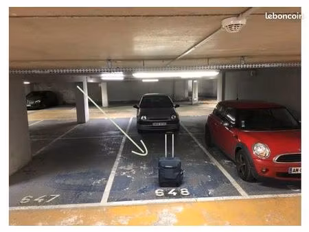 loue place de parking sécurisée  gare tours