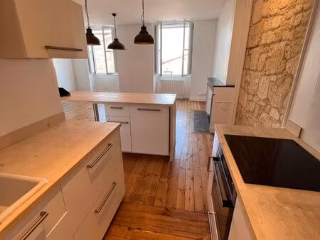 grand t3 (80m2 env) + garage buanderie (40m2)