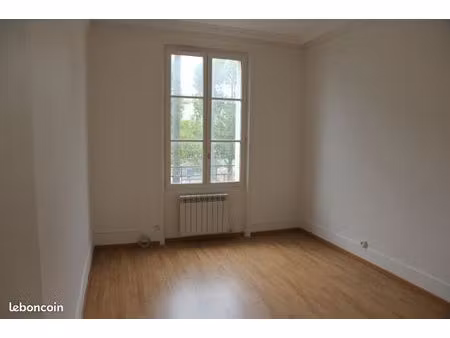 beau studio 26m² refait à neuf
