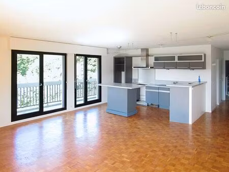 loue appartement 77m² - croix