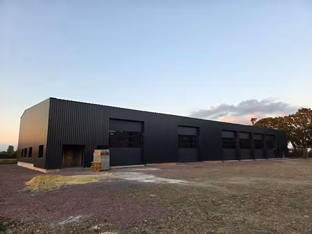 location locaux professionnels 500 m² à villers-bocage (14310)  4 000 €