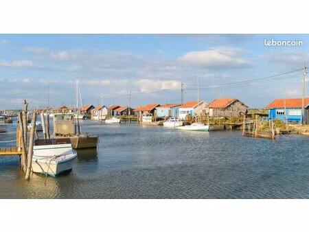 cabane avec appontement – accès direct chenal