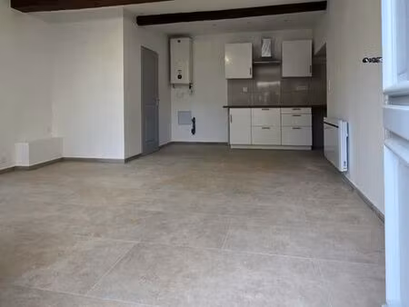 arles trinquetaille - studio en rdc rénové avec climatisation