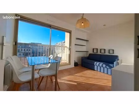 joli studio meublé timone