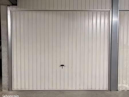 garage / box ferme 11 5m2 en sous-sol sécurisé vieille chapelle bd des amis