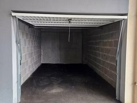 garage à louer
