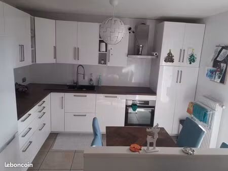 beau 3 pieces  plein centre en rez-de chaussée