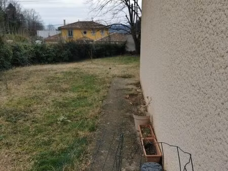 parking dans jardin privé