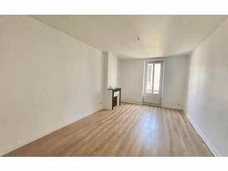 location appartement  m² t-4 à périgueux  790 €