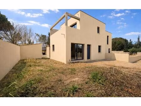 location maison  m² t-4 à agde  1 180 €