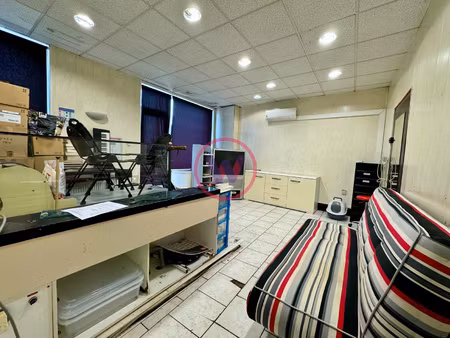 grande maison de ville à usage de commerce et d'habitation