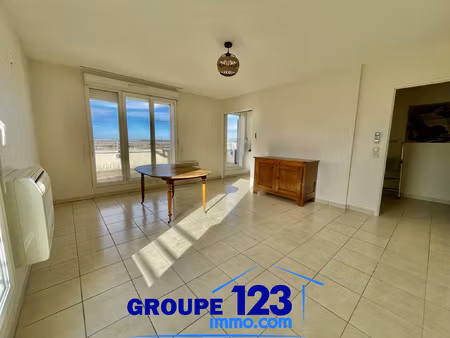 à louer t3 lumineux avec balcon et parkings à saint-george