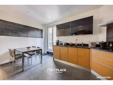 trinité – nouvelle athènes | balcon  vues sacré-cœur  pierre de taille