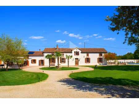 à vendre domaine de charme à buzon