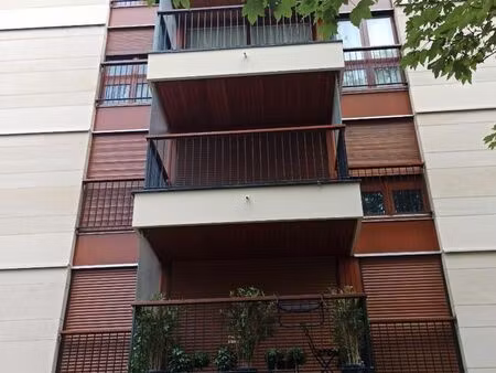 location studio meublé 21 m2 le chesnay 695 cc